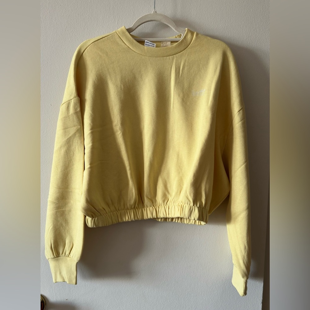 Levi’s sweatshirt